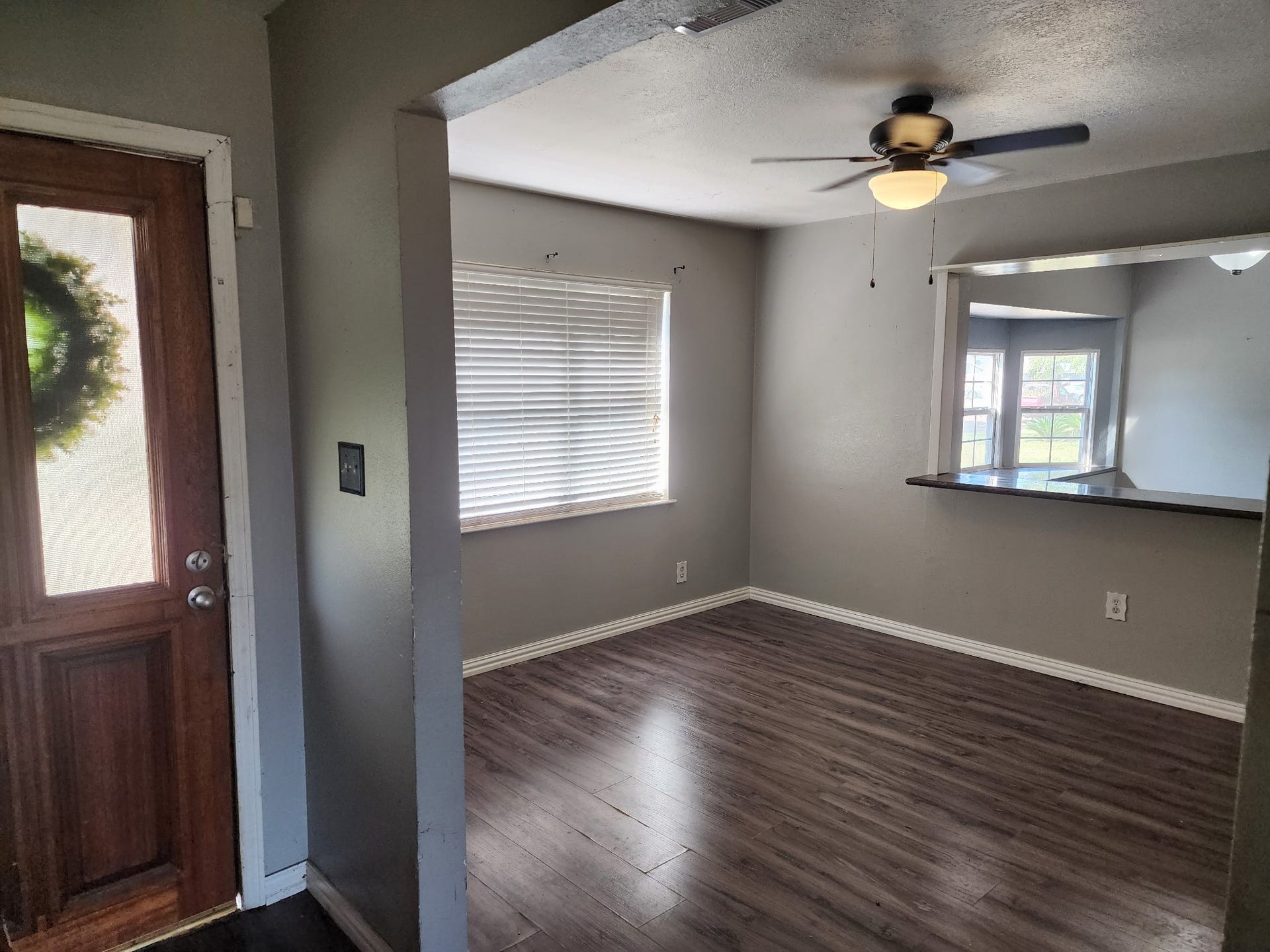 129 Mulberry Street, Lake Jackson, TX 77566