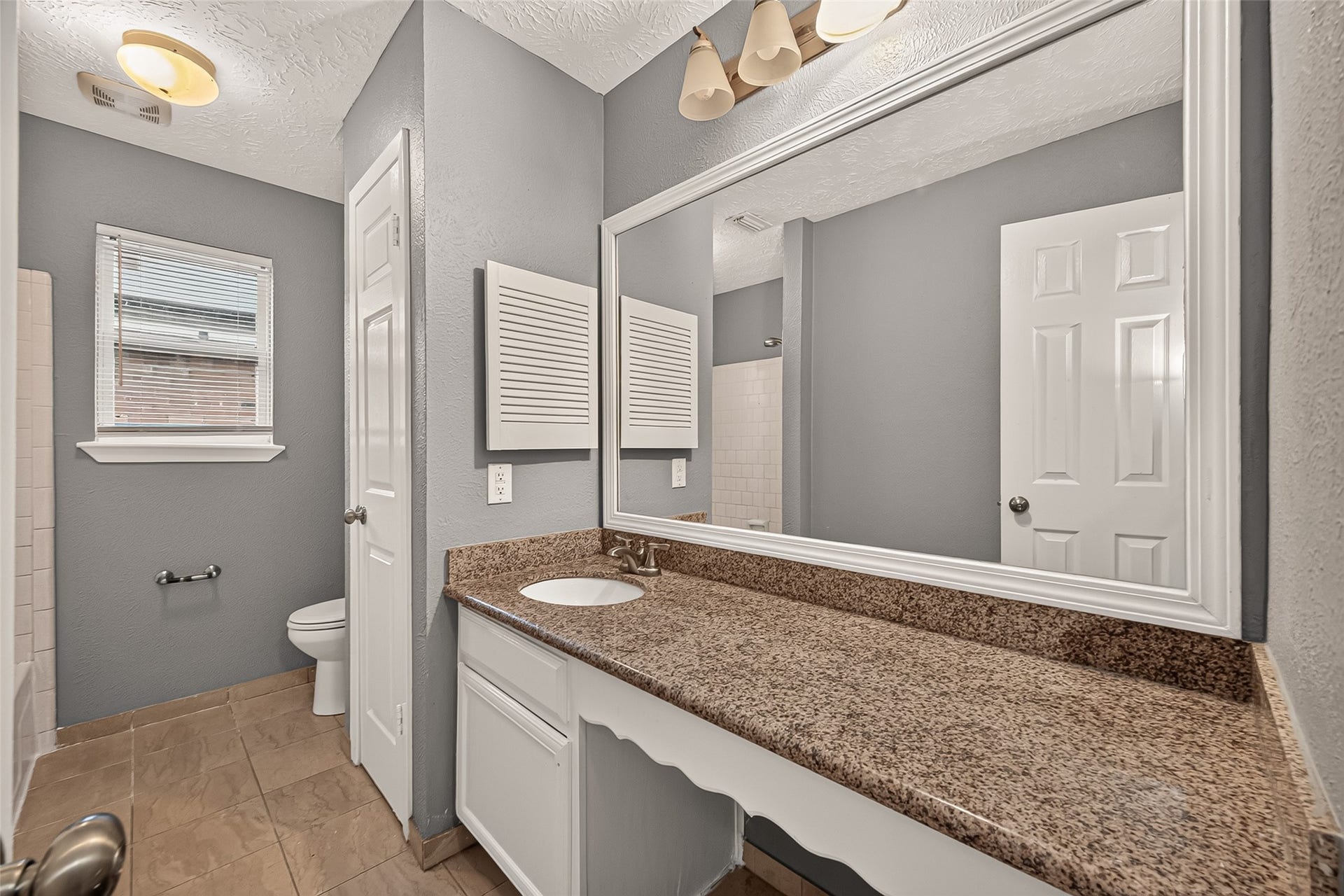 1338 Leadenhall Circle, Channelview, TX 77530 1338 Leadenhall Circle, Channelview, TX 77530