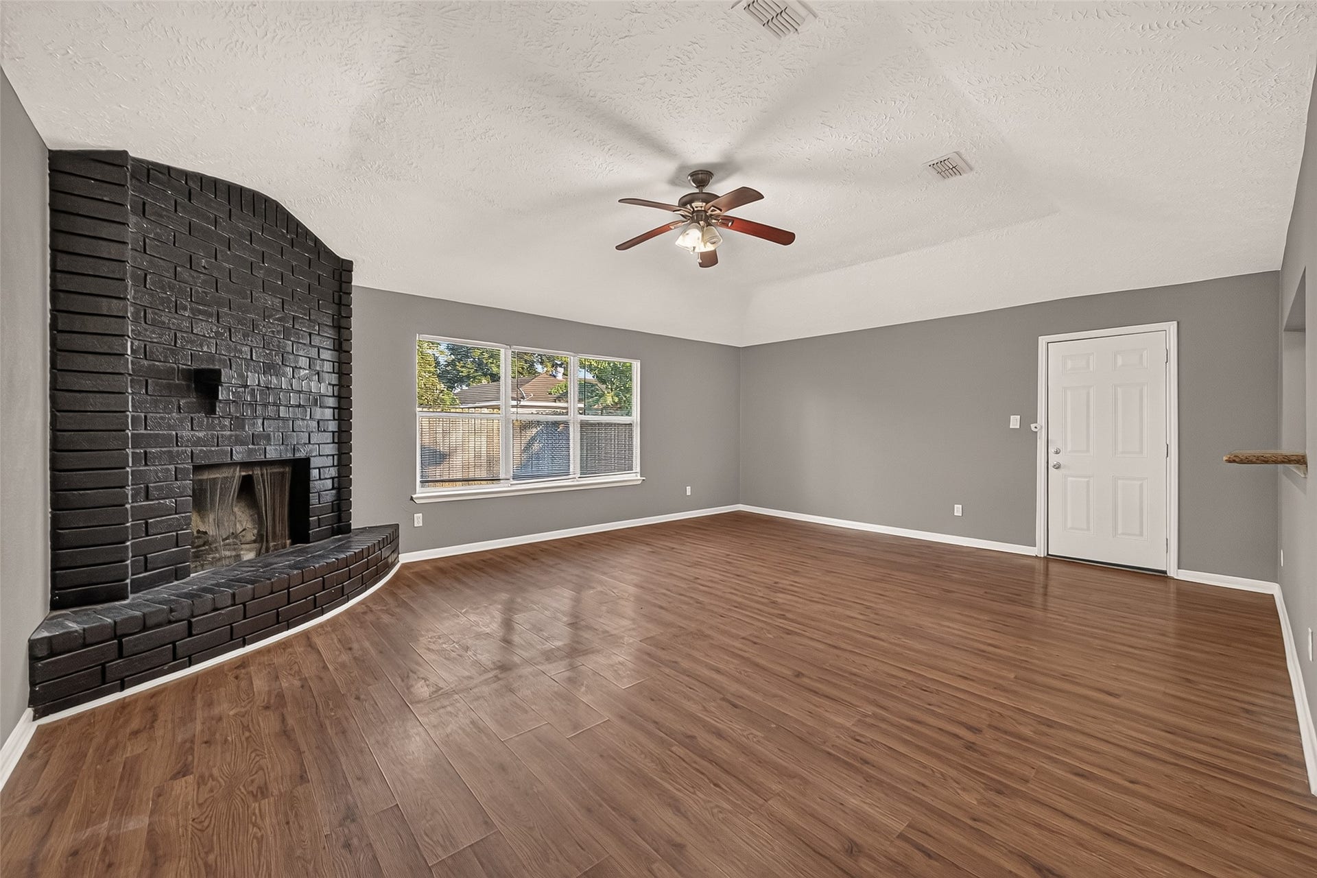 1338 Leadenhall Circle, Channelview, TX 77530 1338 Leadenhall Circle, Channelview, TX 77530