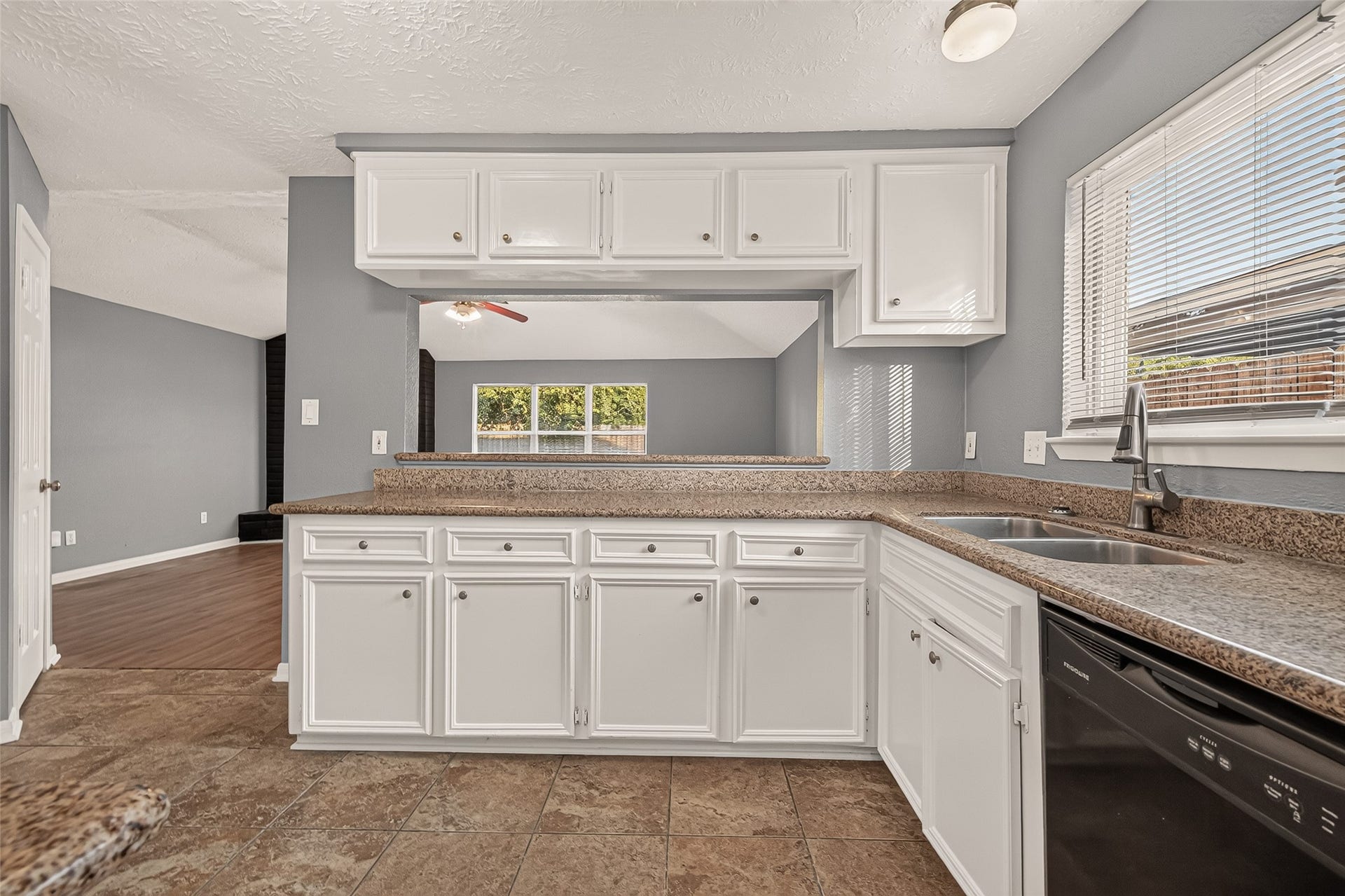 1338 Leadenhall Circle, Channelview, TX 77530 1338 Leadenhall Circle, Channelview, TX 77530