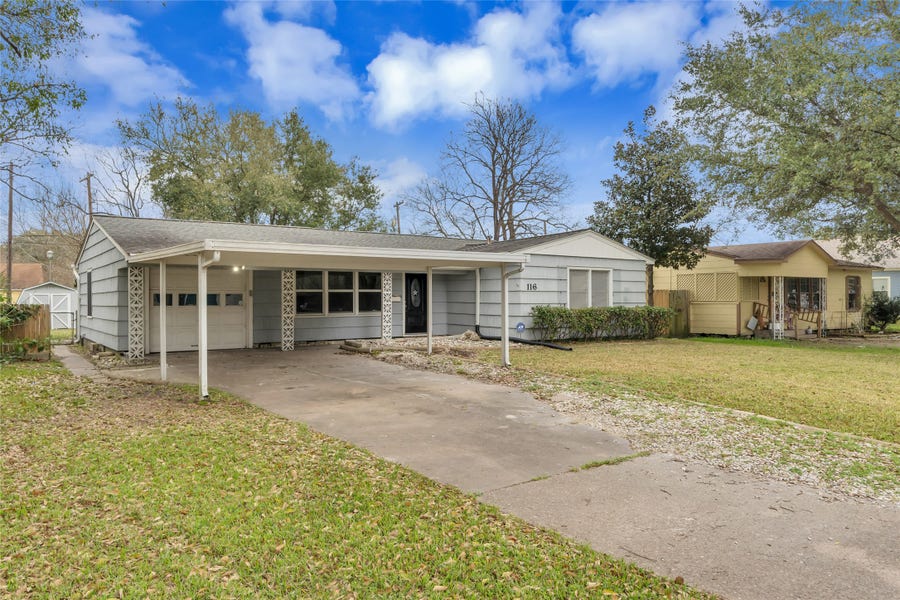 Property photo for 116 12th Avenue N, Texas City, TX