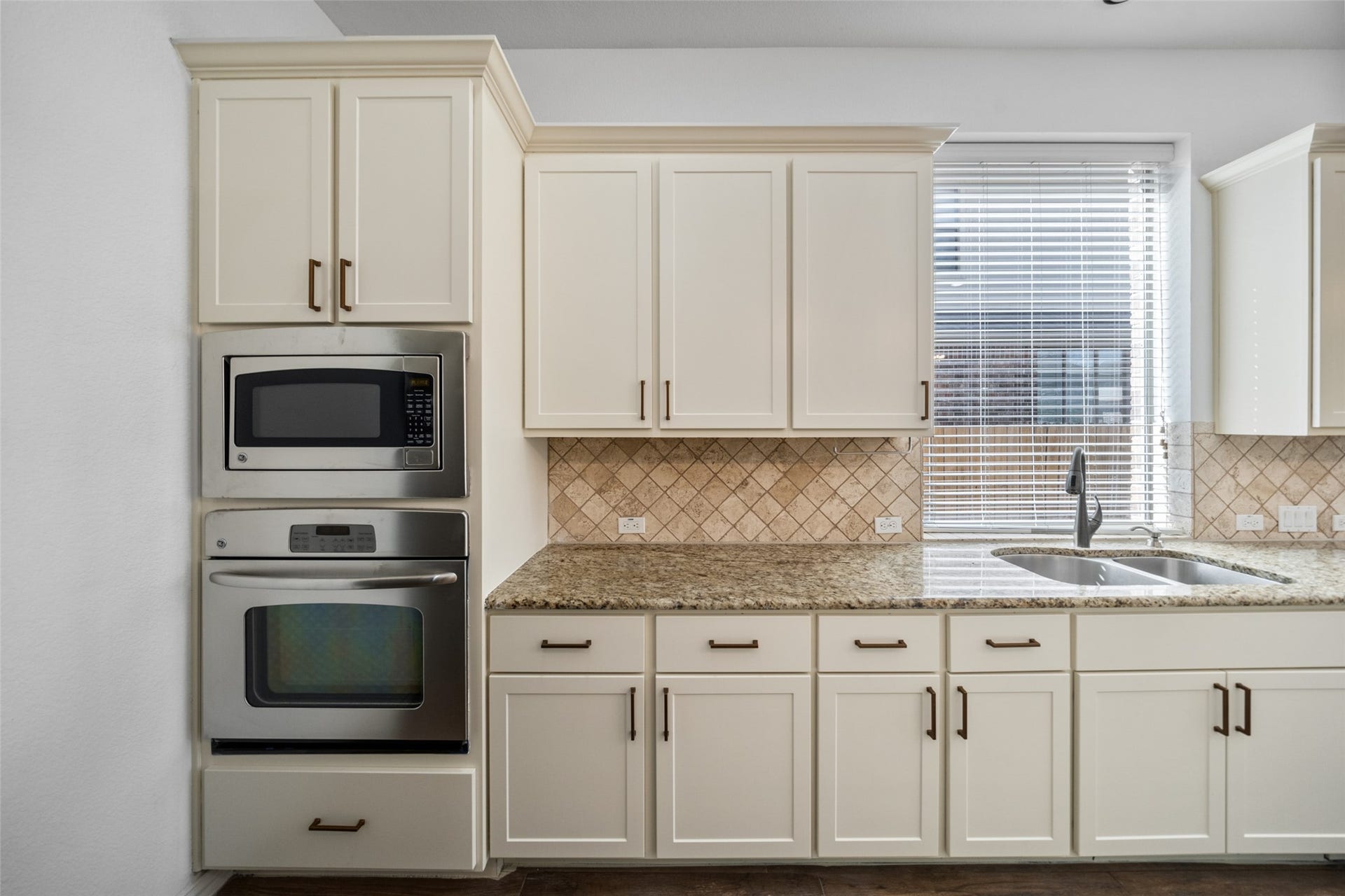 3311 Sunset Field Lane, Missouri City, TX 77459 3311 Sunset Field Lane, Missouri City, TX 77459