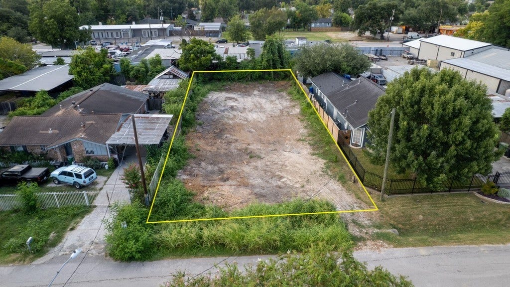 43 Meadow Lea Drive, Houston, TX 77022 Cleared lot near Independence Heights with approximate property boundaries outlined. Opportunity to develop homes!