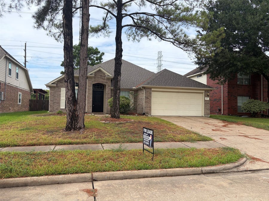 Property photo for 10015 Elm Knoll Trail, Houston, TX