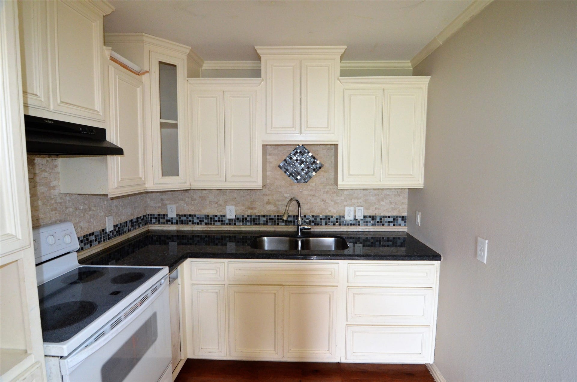 7326 Eagle Pass Street, Houston, TX 77020 7326 Eagle Pass Street, Houston, TX 77020
