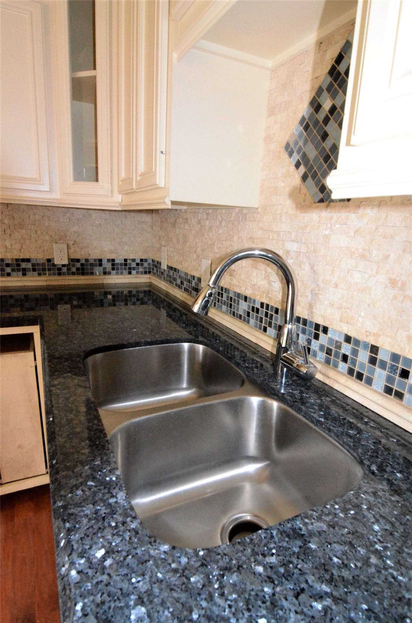 7326 Eagle Pass Street, Houston, TX 77020 7326 Eagle Pass Street, Houston, TX 77020
