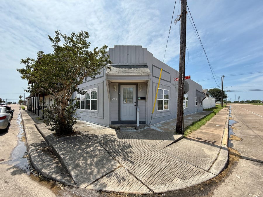 Property photo for 231 W Broad Street, Freeport, TX