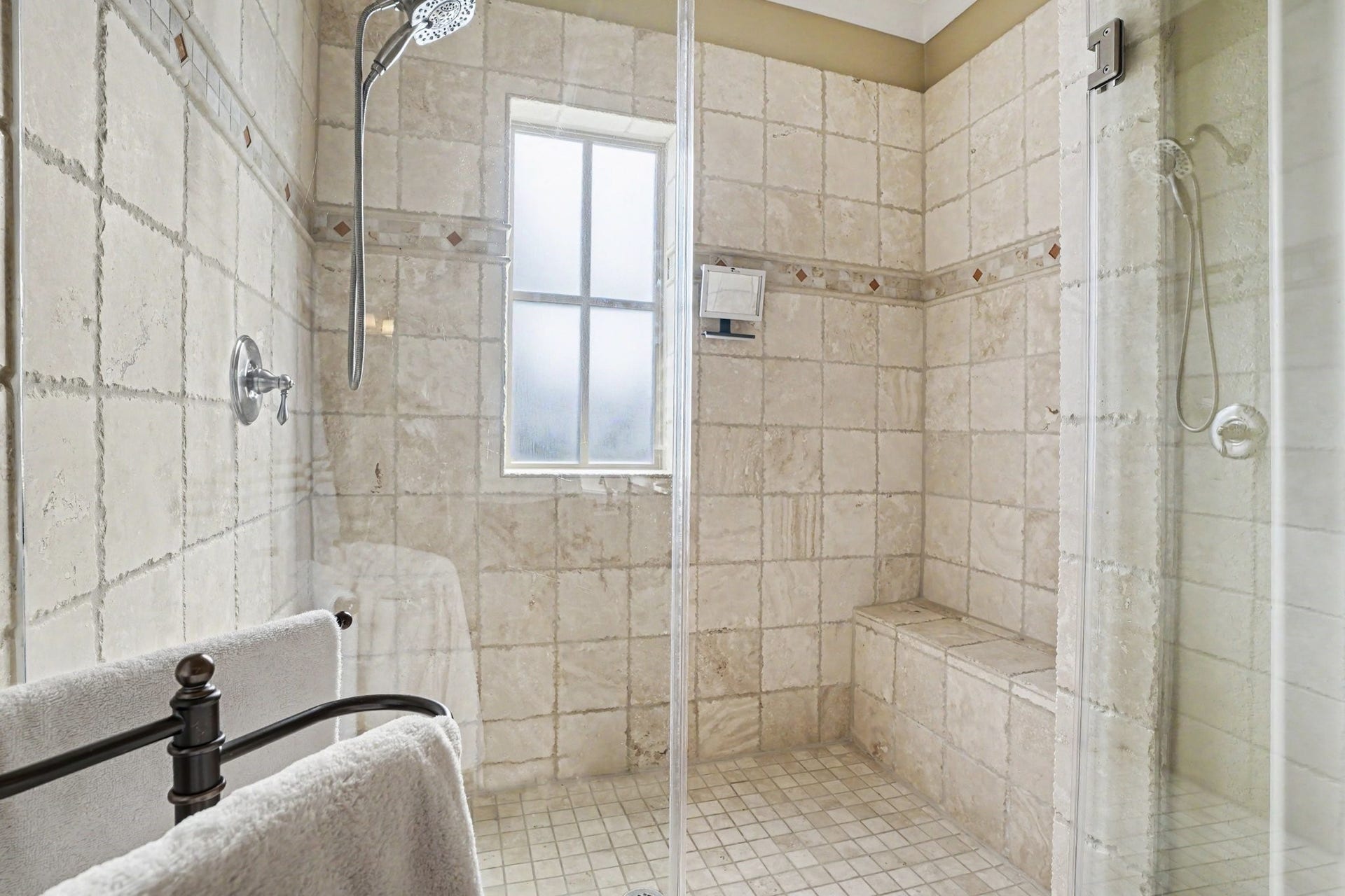 13 Laurelwood Drive, Houston, TX 77058 13 Laurelwood Drive, Houston, TX 77058