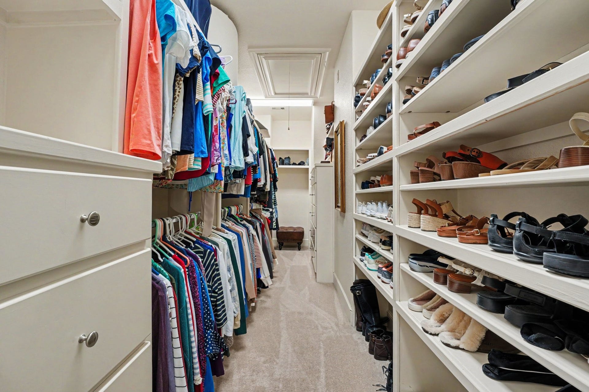 13 Laurelwood Drive, Houston, TX 77058 Oversized primary closet