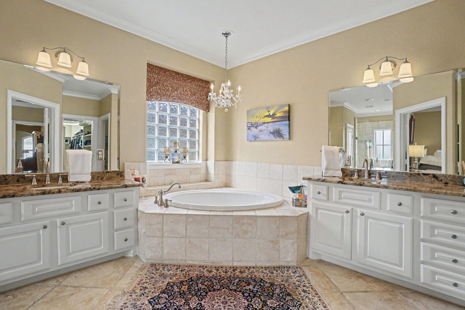 13 Laurelwood Drive, Houston, TX 77058 Primary bath with garden tub