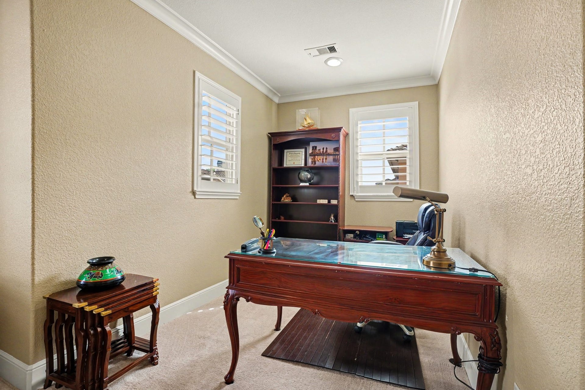 13 Laurelwood Drive, Houston, TX 77058 Office area near media room