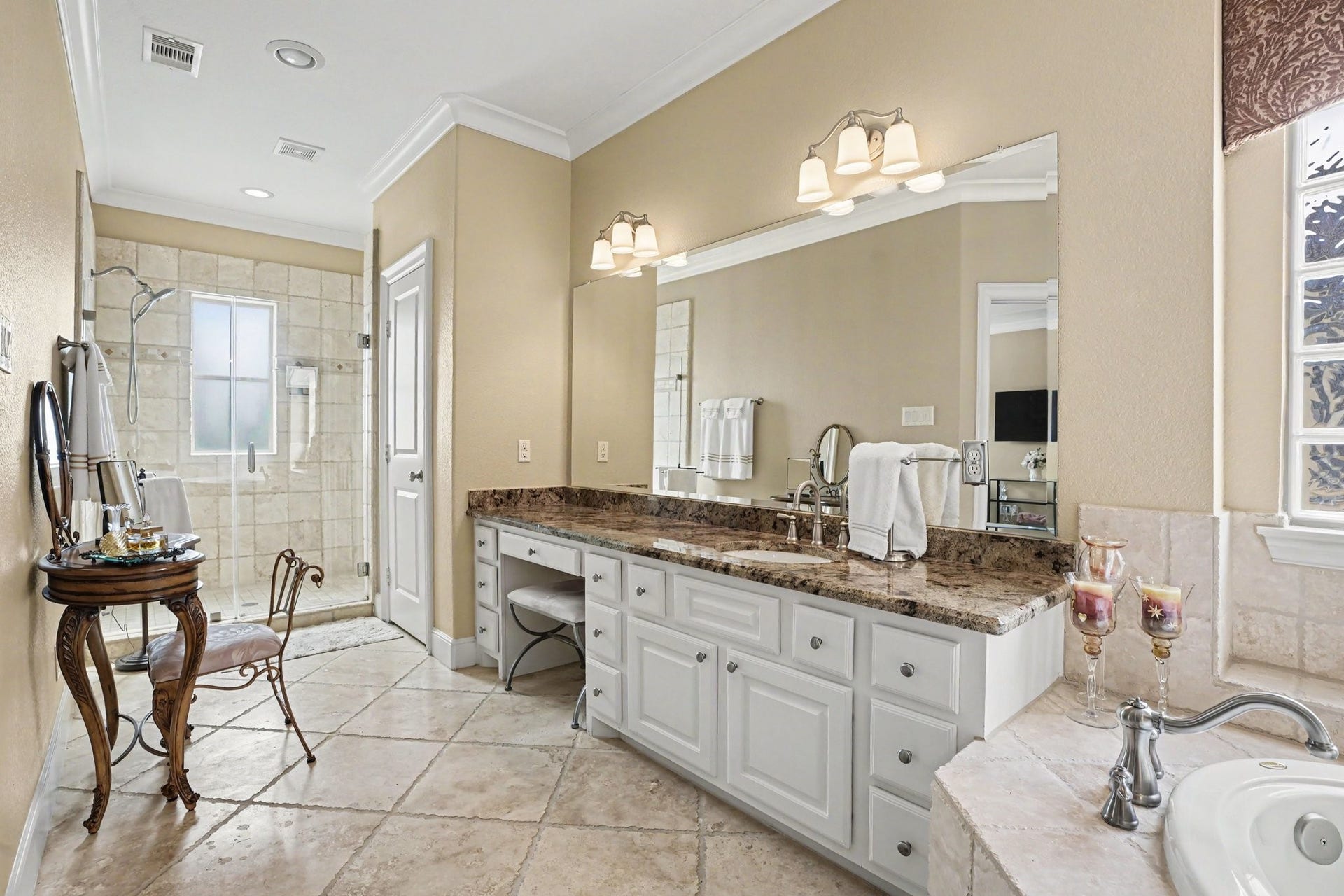 13 Laurelwood Drive, Houston, TX 77058 Vanity and large shower