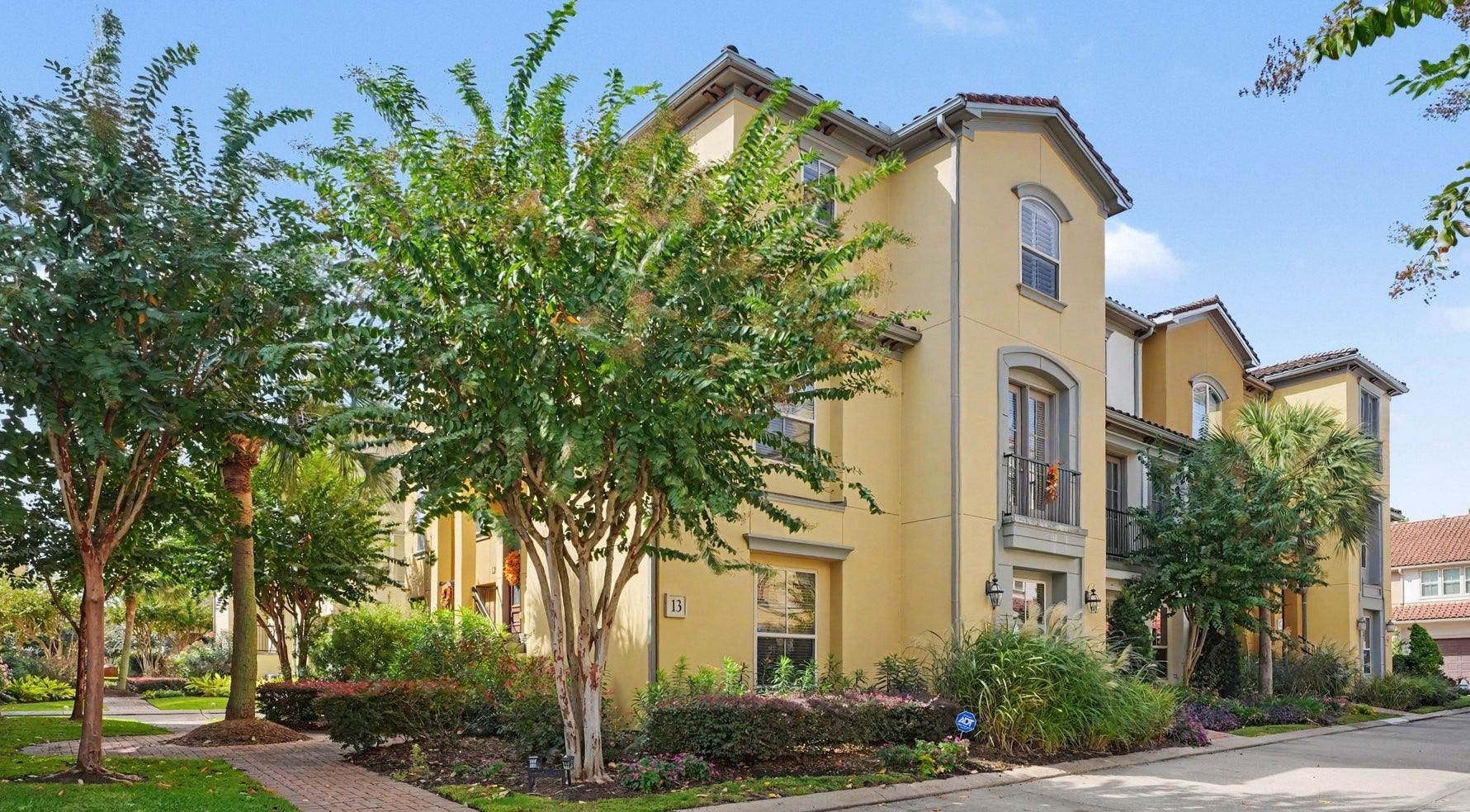 13 Laurelwood Drive, Houston, TX 77058 13 Laurelwood Drive, Houston, TX 77058