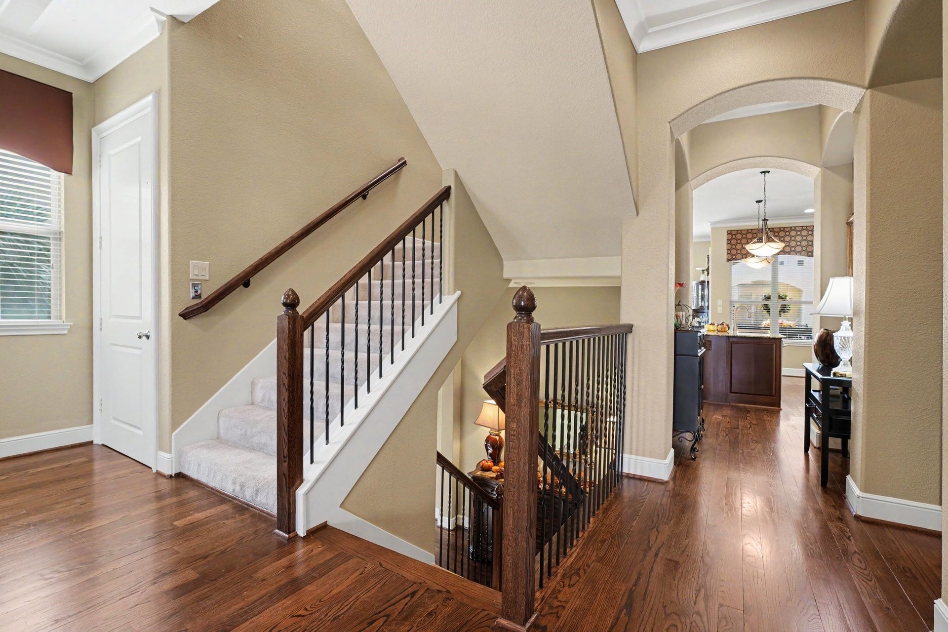13 Laurelwood Drive, Houston, TX 77058 Hallway to kitchen second floor