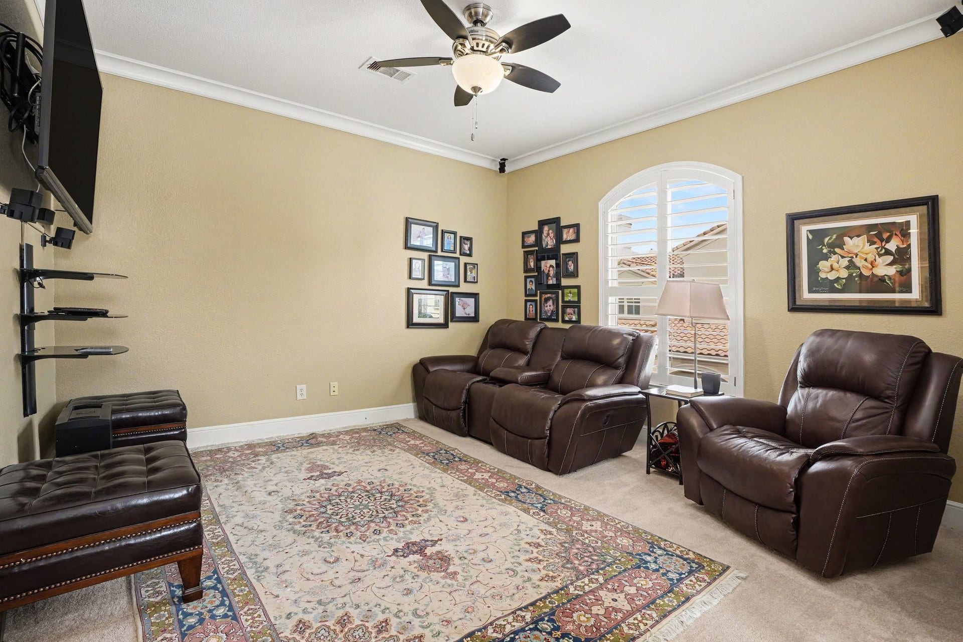 13 Laurelwood Drive, Houston, TX 77058 Media room