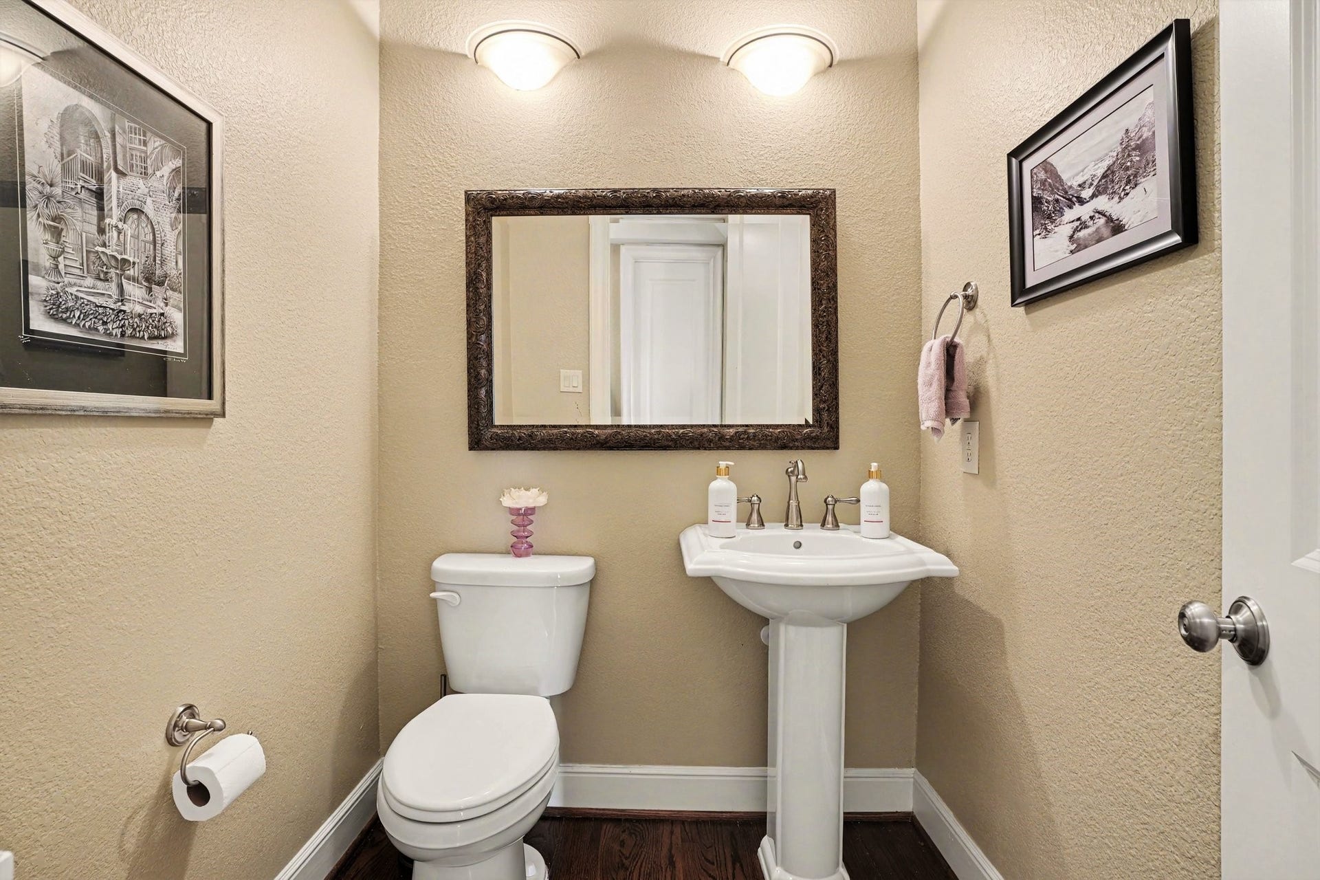 13 Laurelwood Drive, Houston, TX 77058 Half bath on second floor