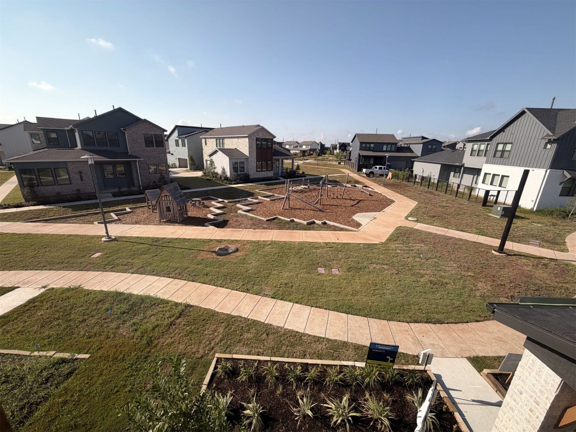 3334 Verdant Lane, Richmond, TX 77406 Yes, you have a playground right out front in the courtyard and an adjacent bocce ball court.