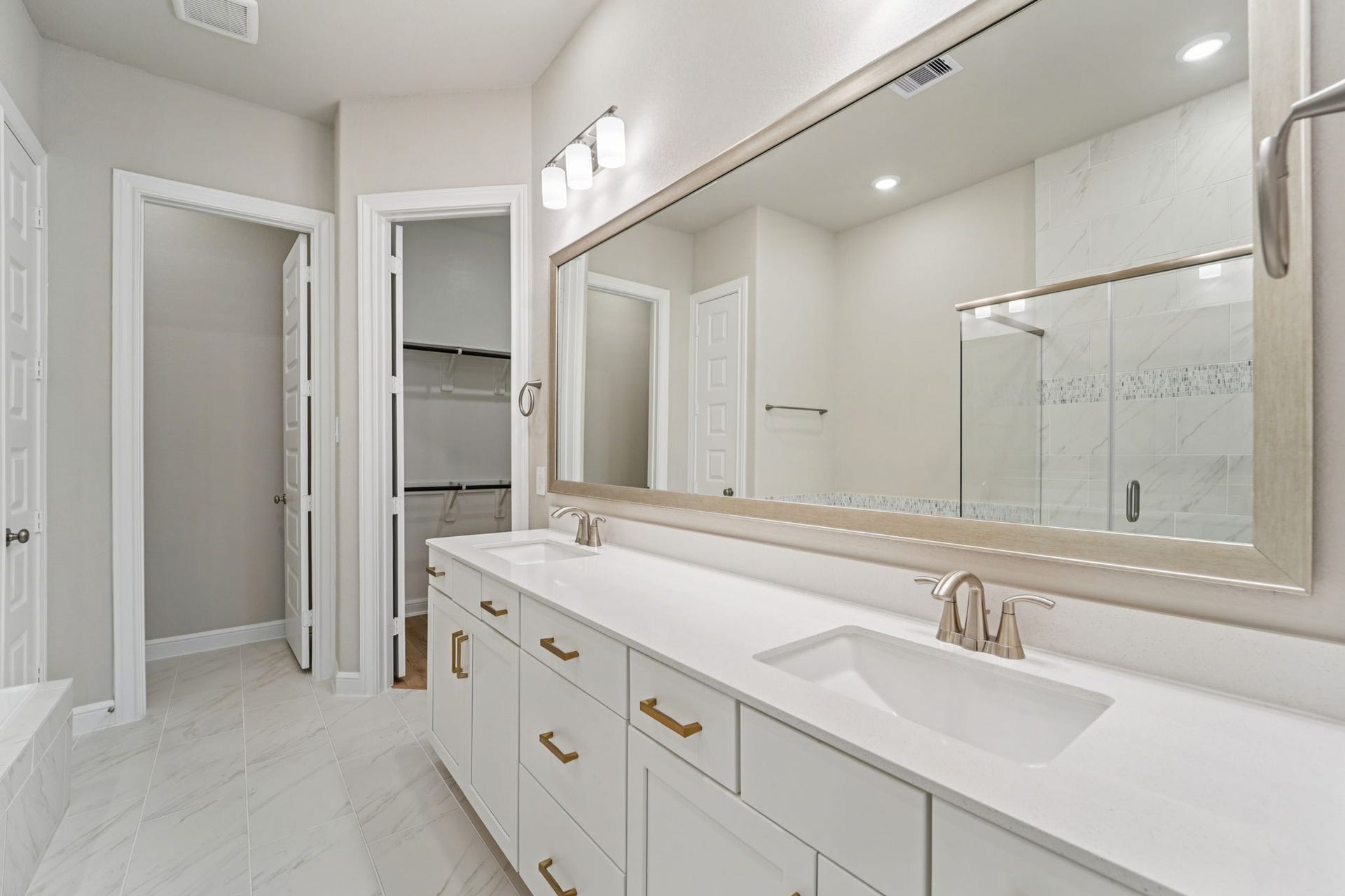 Photo is not of actual home, but is an inspirational photo of builder's model home and may depict options, furnishings, and/or decorator features that are not included.