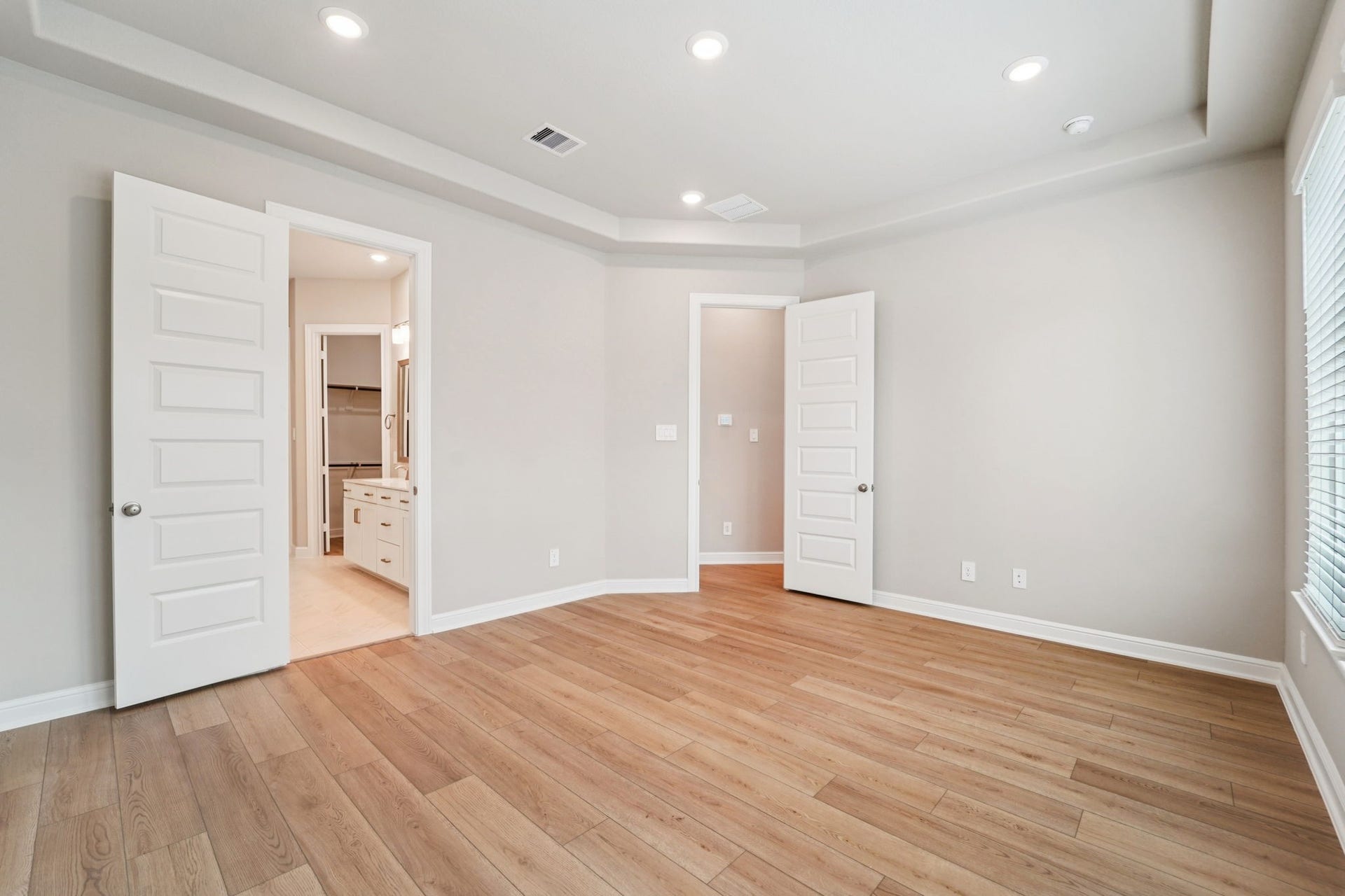 Photo is not of actual home, but is an inspirational photo of builder's model home and may depict options, furnishings, and/or decorator features that are not included.
