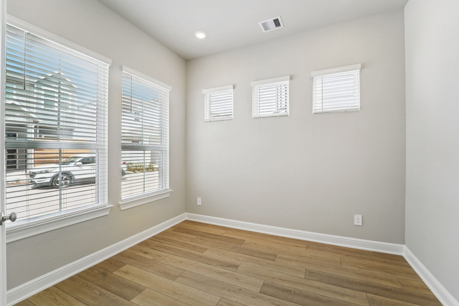 Photo is not of actual home, but is an inspirational photo of builder's model home and may depict options, furnishings, and/or decorator features that are not included.