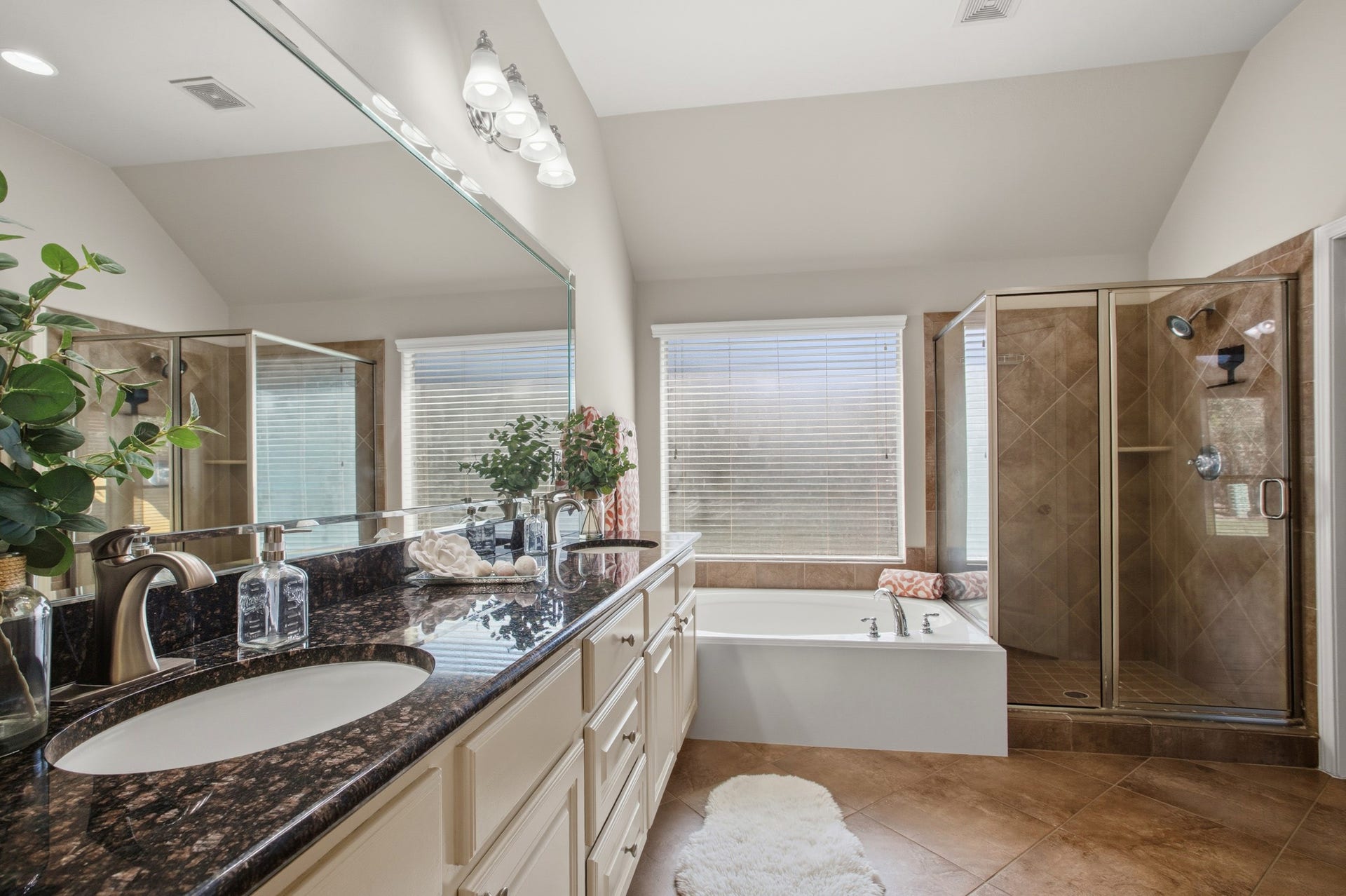 27418 N Saddle Creek Lane, Fulshear, TX 77441 Primary bathroom