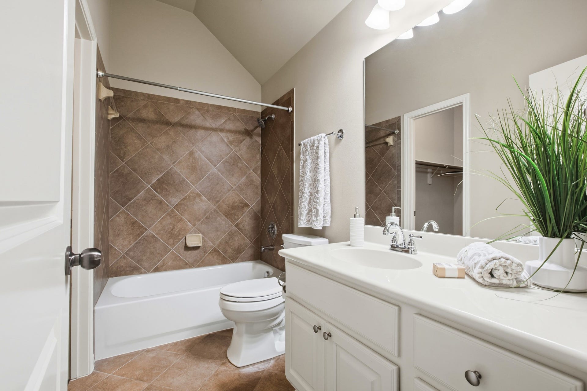 27418 N Saddle Creek Lane, Fulshear, TX 77441 Bathroom 3