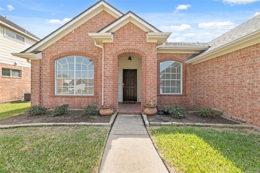Property photo for 14235 Hidden Meadow Dr Drive, Sugar Land, TX