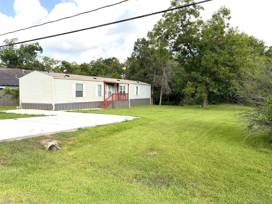 Property photo for 215 Live Oak Street, Crosby, TX