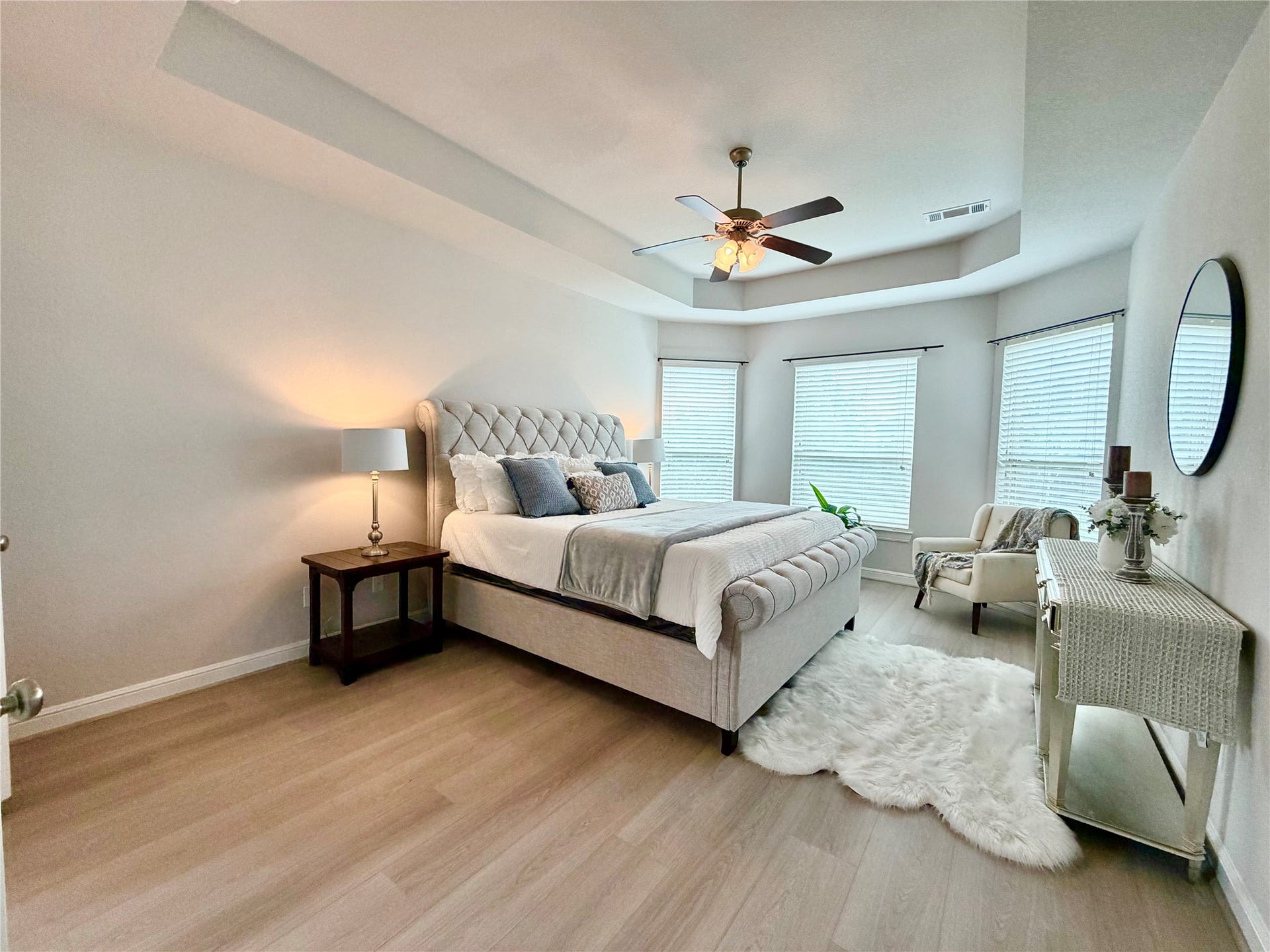 6503 Jesse Creek Lane, Sugar Land, TX 77479 Master suite downstairs w/large walk-in closet