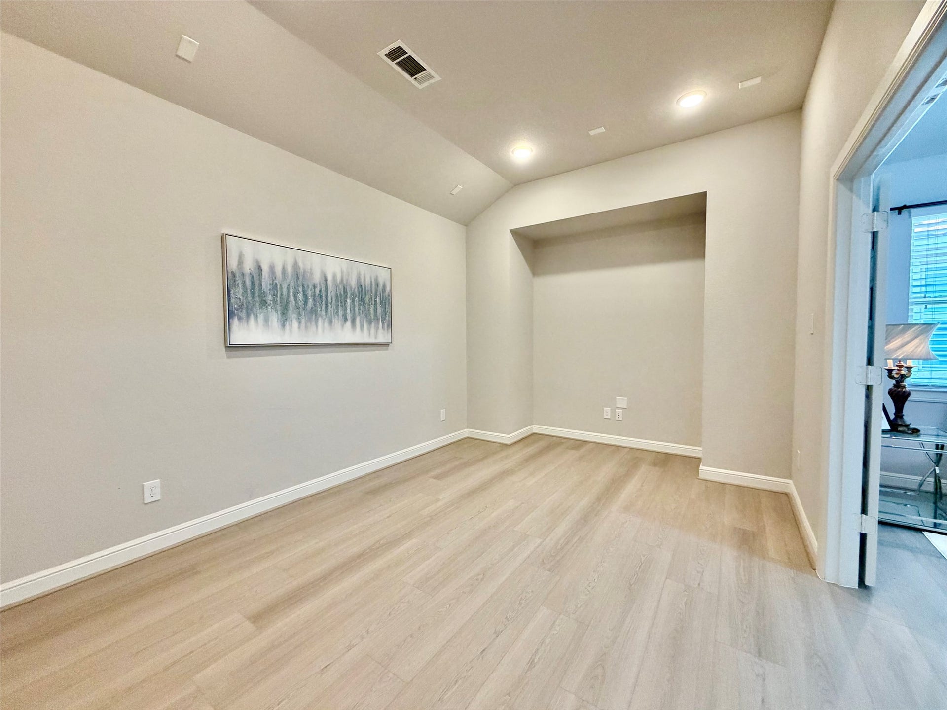 6503 Jesse Creek Lane, Sugar Land, TX 77479 Attractive high ceiling & elegant style