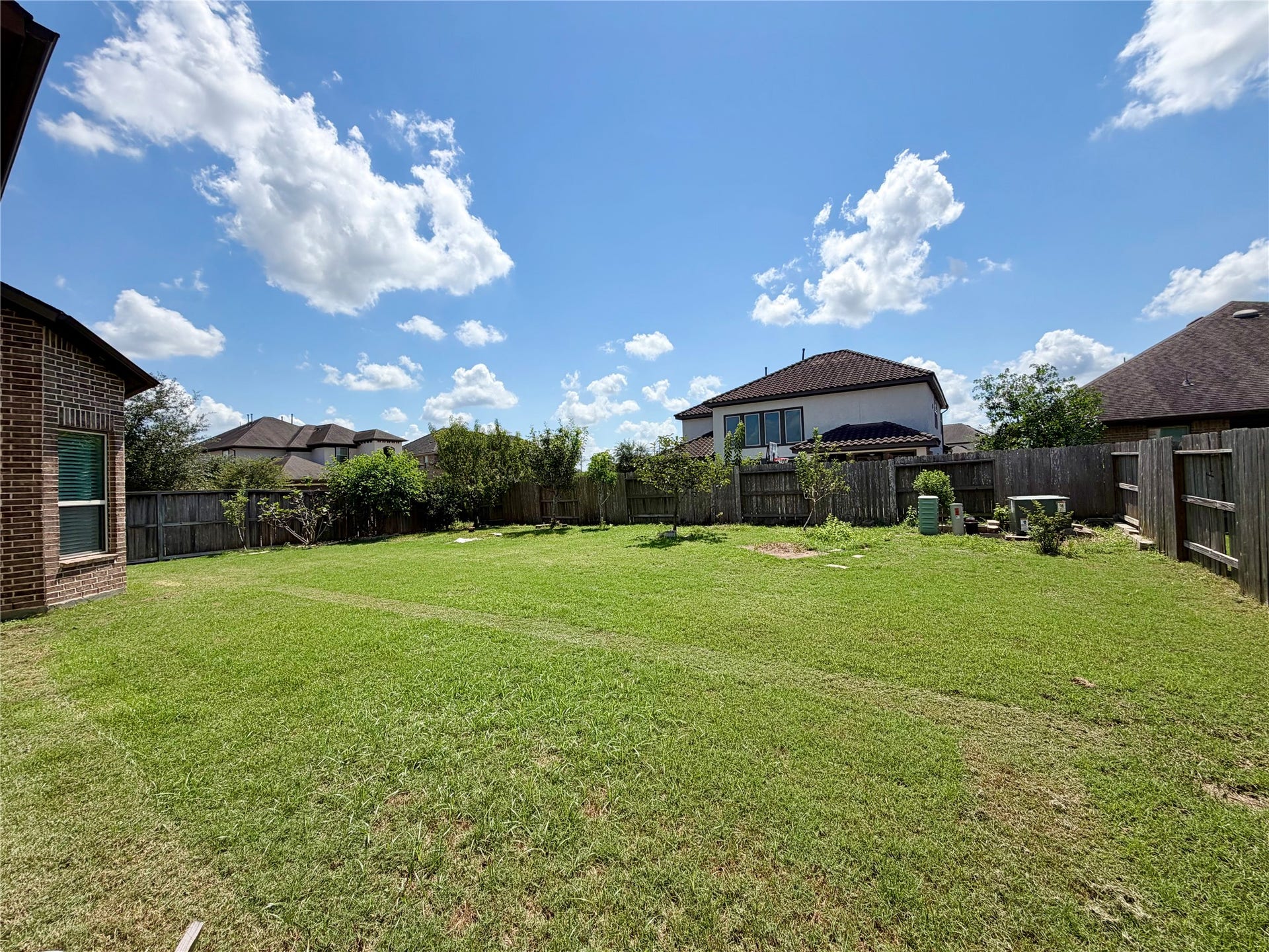 6503 Jesse Creek Lane, Sugar Land, TX 77479 Big back yard in the large lot over 9400 sqft