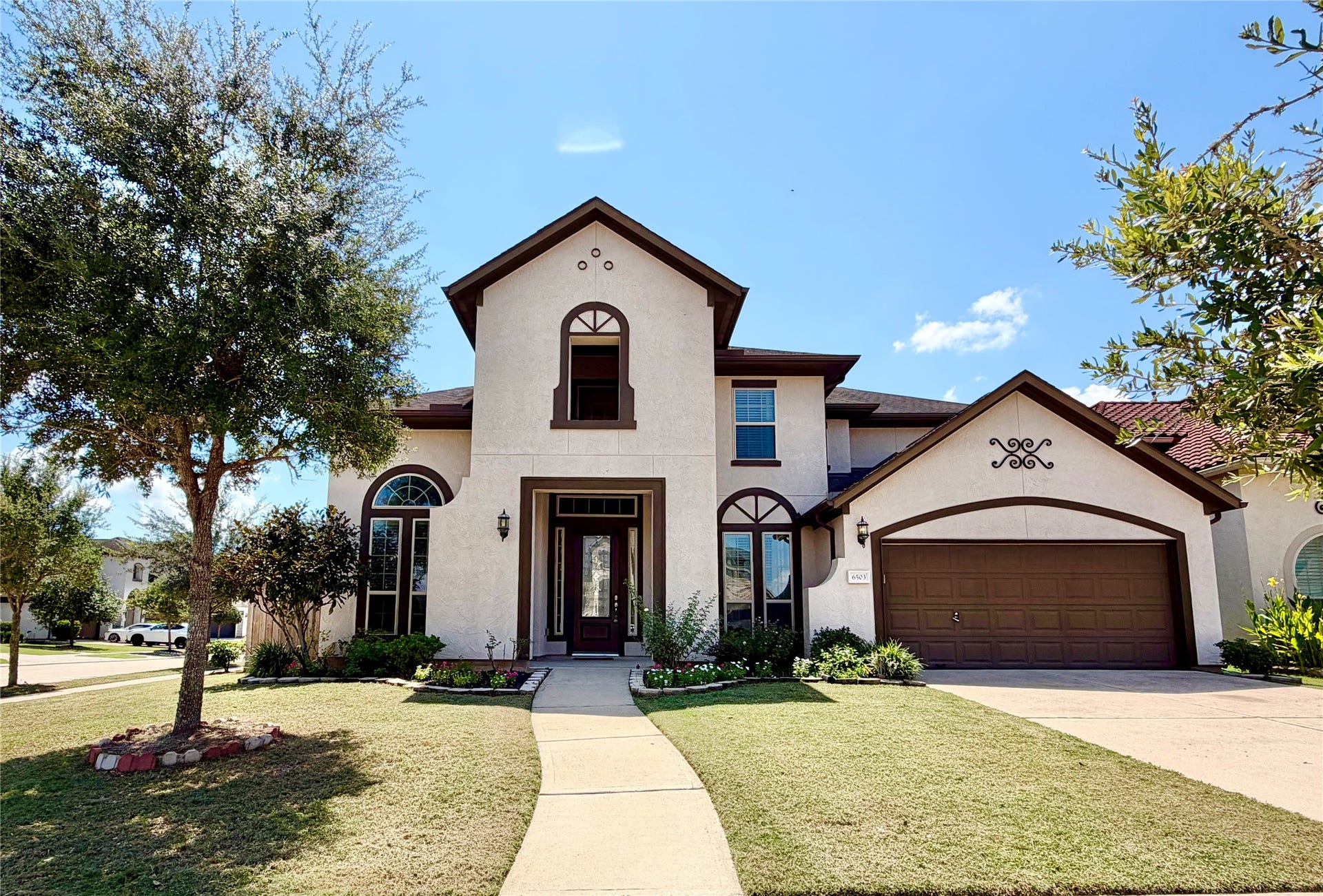 6503 Jesse Creek Lane, Sugar Land, TX 77479 Stucco & all bricks exterior home