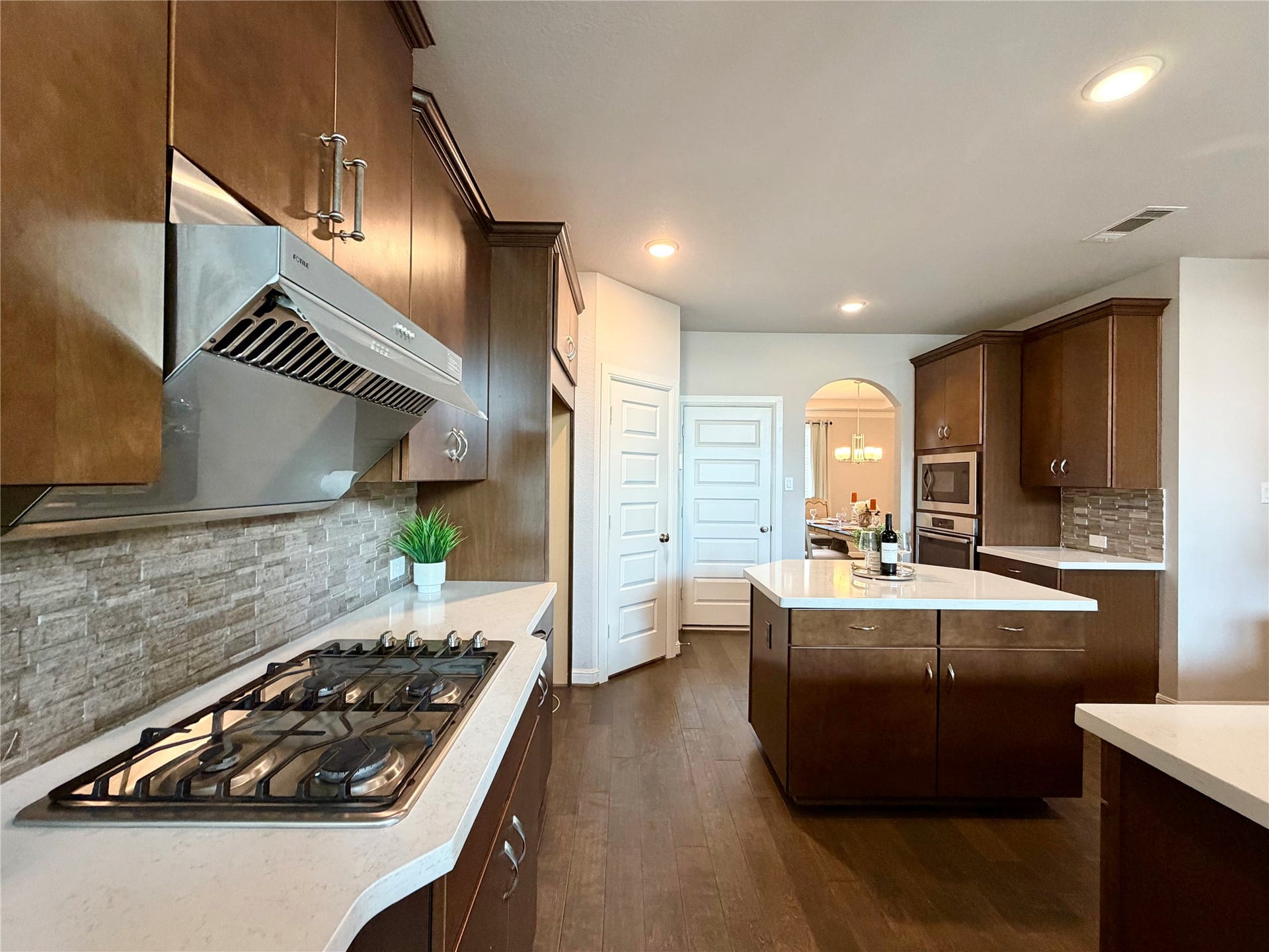 6503 Jesse Creek Lane, Sugar Land, TX 77479 Stainless appliances
