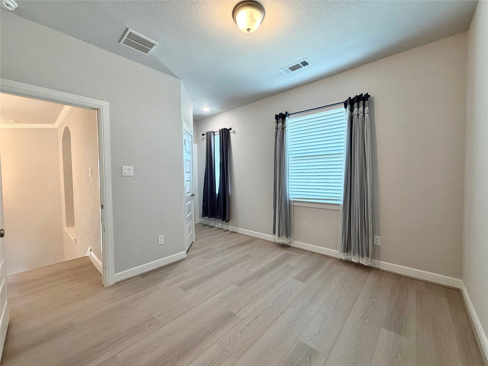 6503 Jesse Creek Lane, Sugar Land, TX 77479 Guest bedroom 1