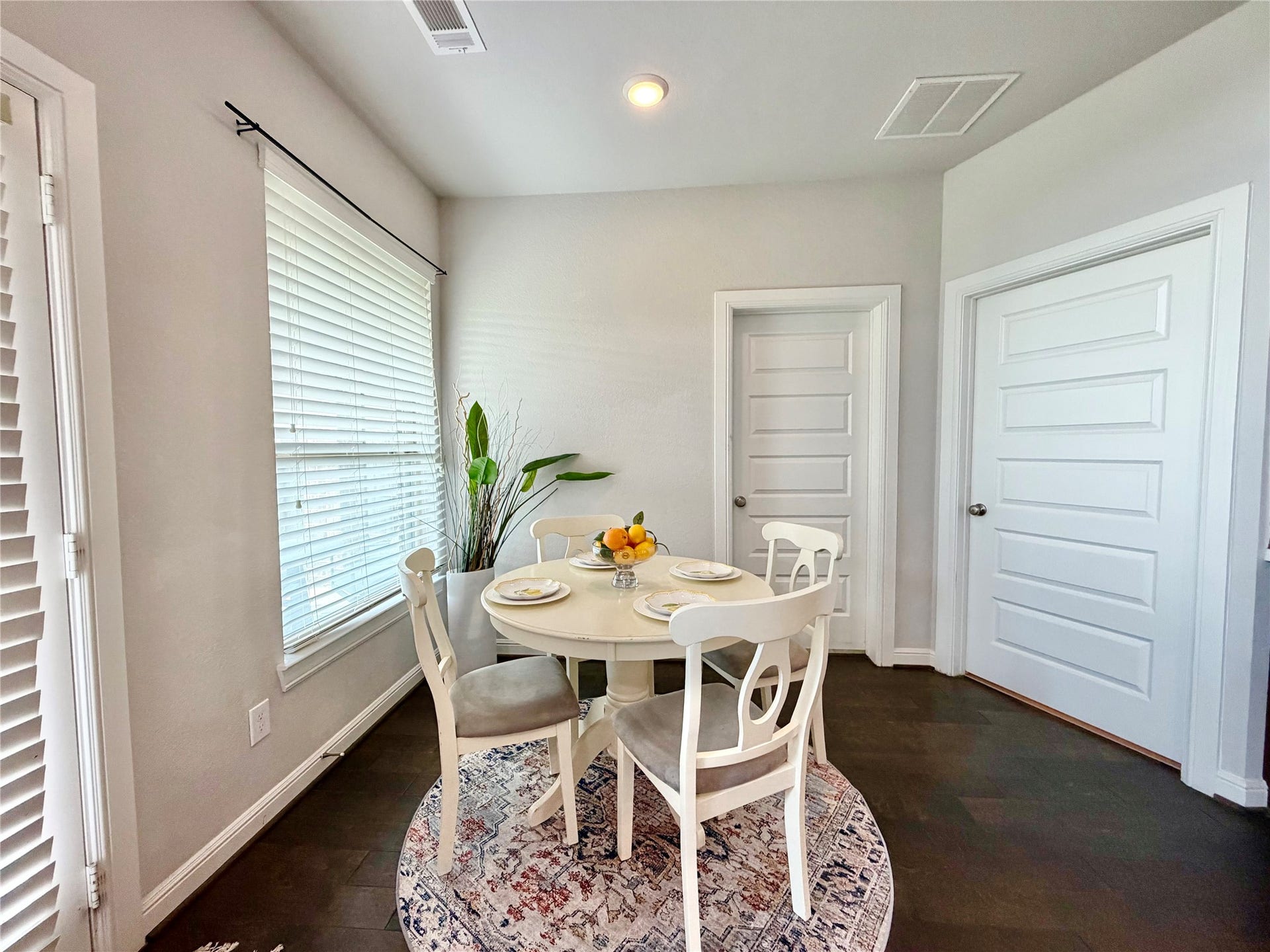 6503 Jesse Creek Lane, Sugar Land, TX 77479 Breakfast room