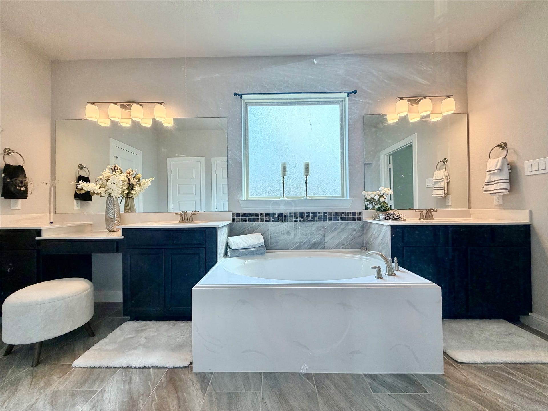 6503 Jesse Creek Lane, Sugar Land, TX 77479 Upgraded master bathroom w/two vanities