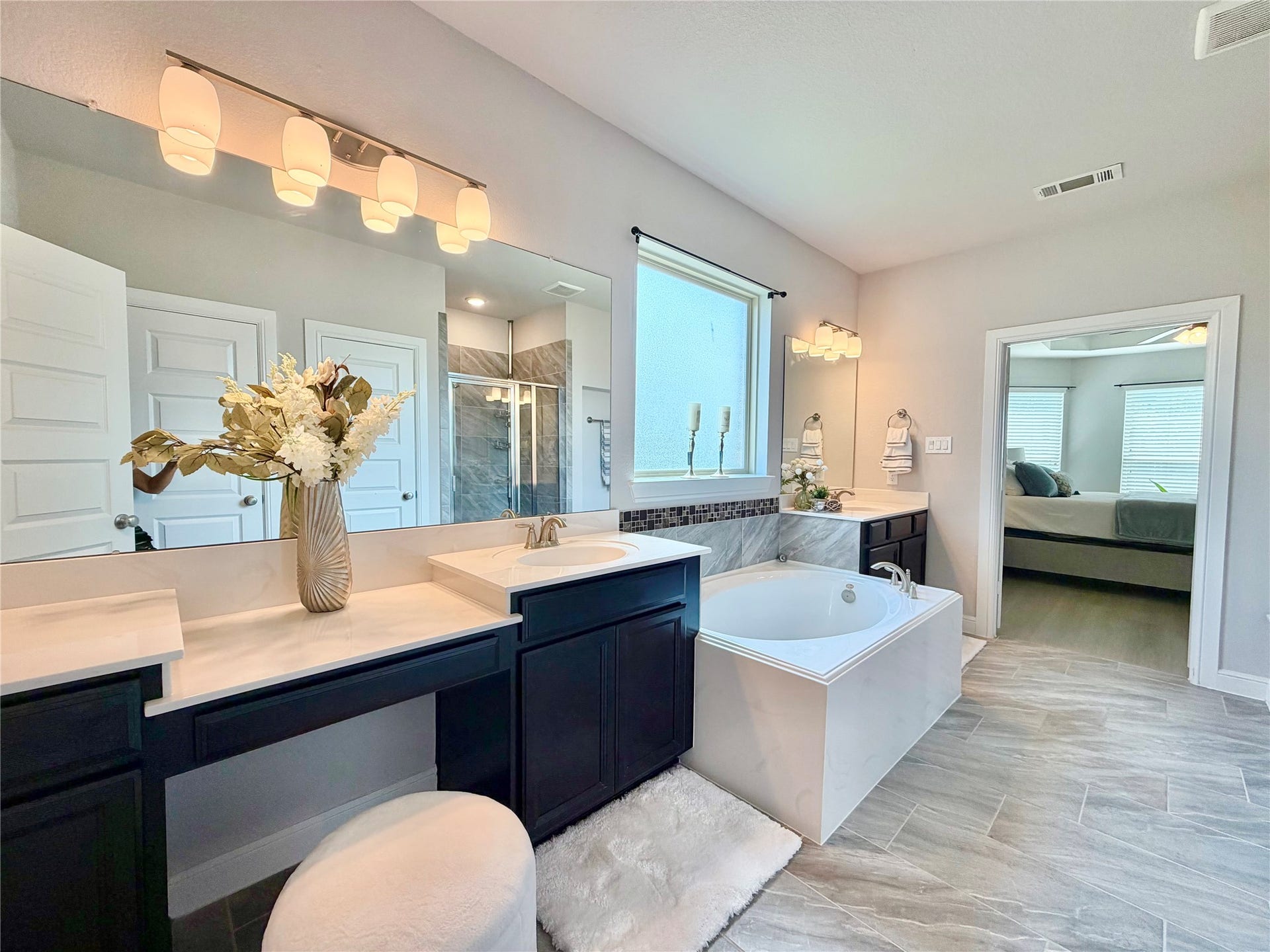 6503 Jesse Creek Lane, Sugar Land, TX 77479 Master bathroom