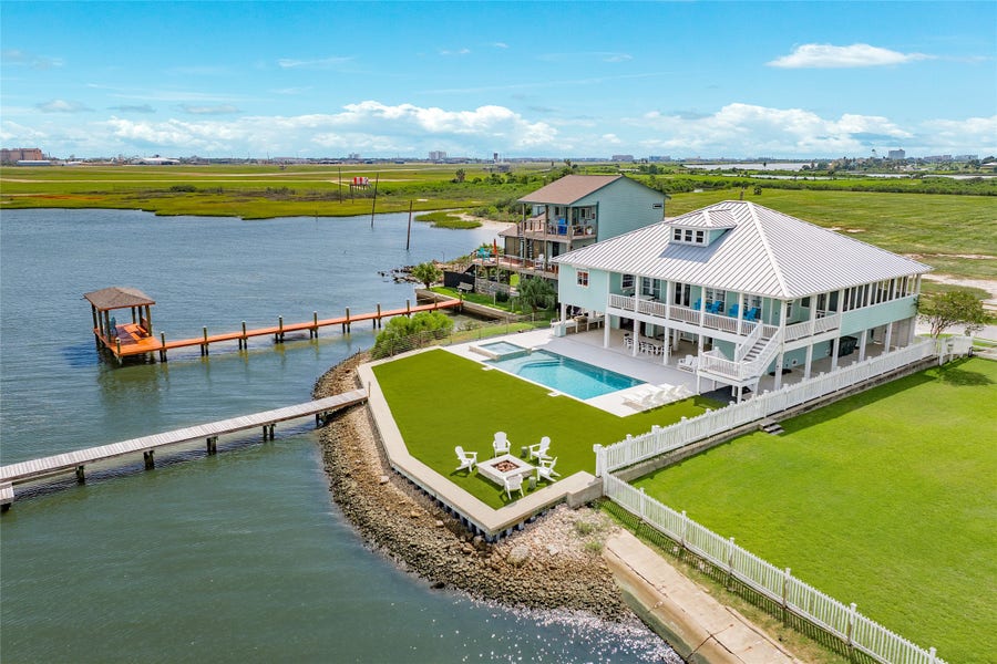 Property photo for 9680 Airways Lane, Galveston, TX