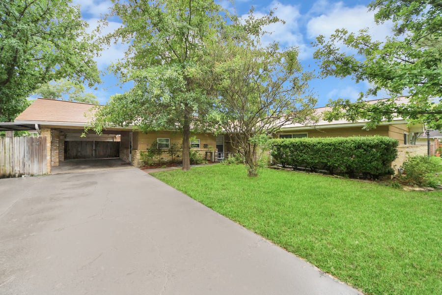 Property photo for 10318 Knoboak Drive, Houston, TX
