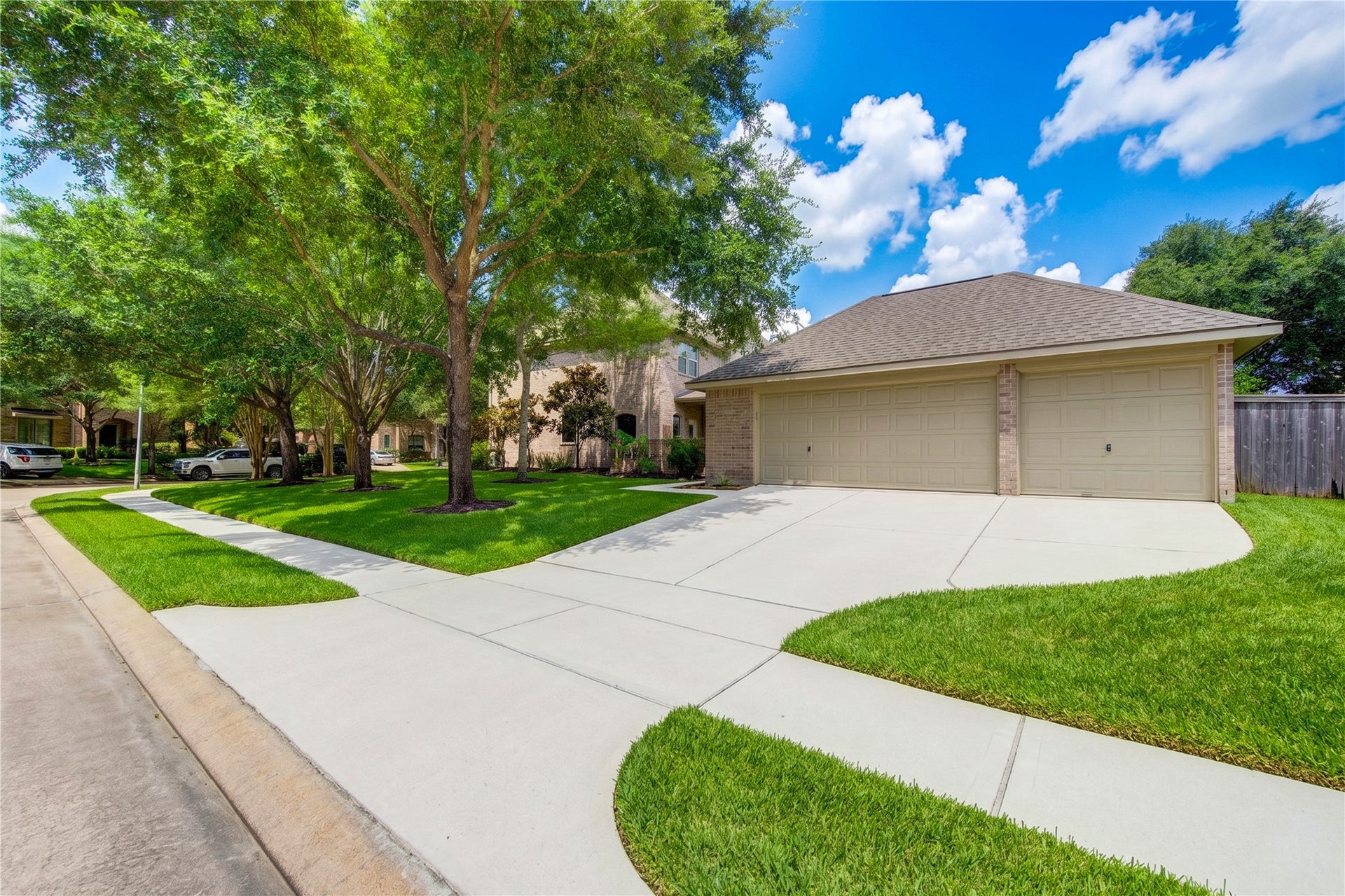 18614 Thomas Survey Drive, Cypress, TX 77433 3 car garage