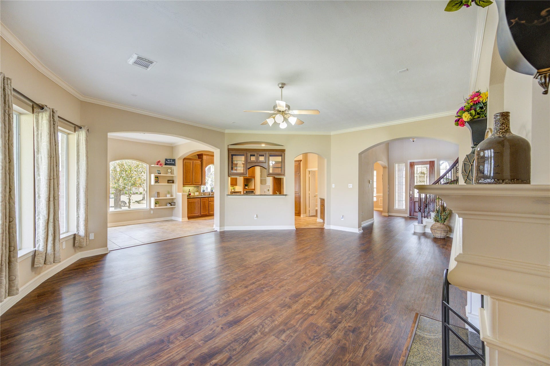 18614 Thomas Survey Drive, Cypress, TX 77433 Bright breakfast area overlooking the kitchen, creating a warm and connected living space.
