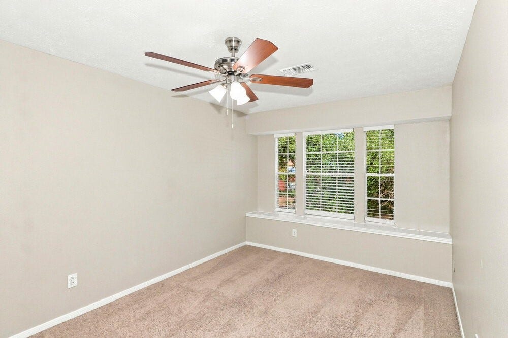 31107 Perlican Drive, Spring, TX 77386 31107 Perlican Drive, Spring, TX 77386