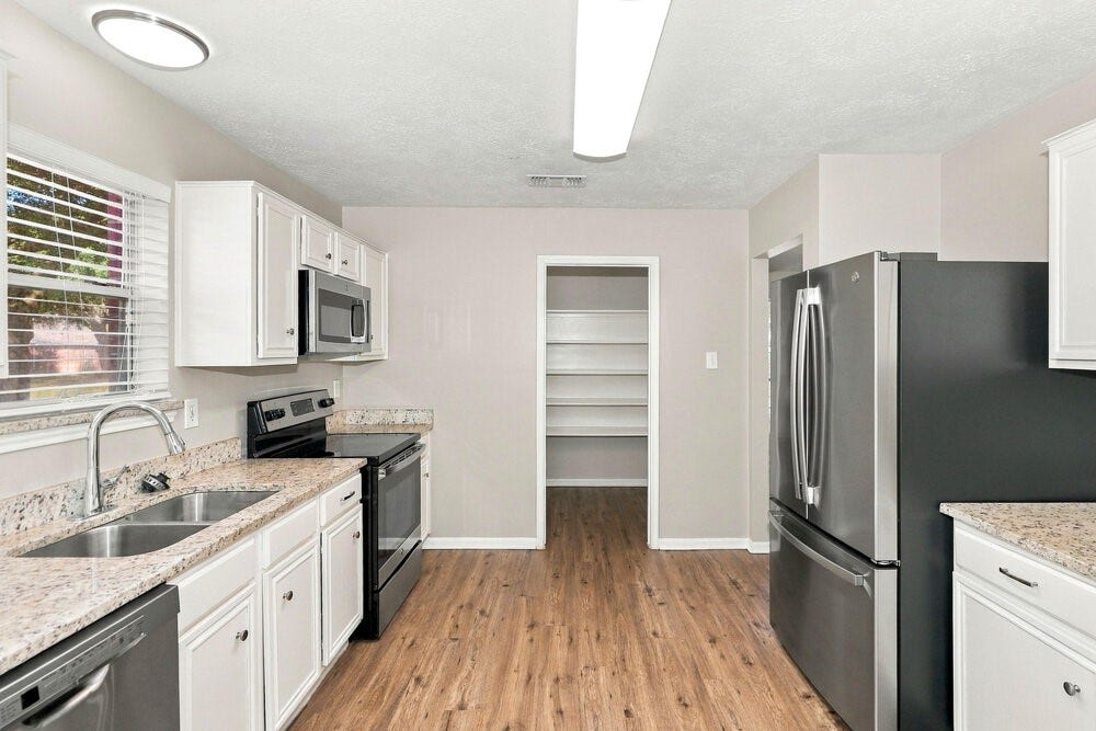 31107 Perlican Drive, Spring, TX 77386 31107 Perlican Drive, Spring, TX 77386