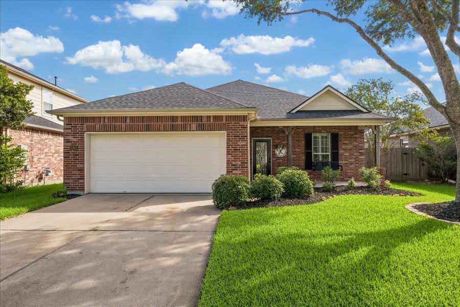 Property photo for 6168 Cornell Lane, League City, TX