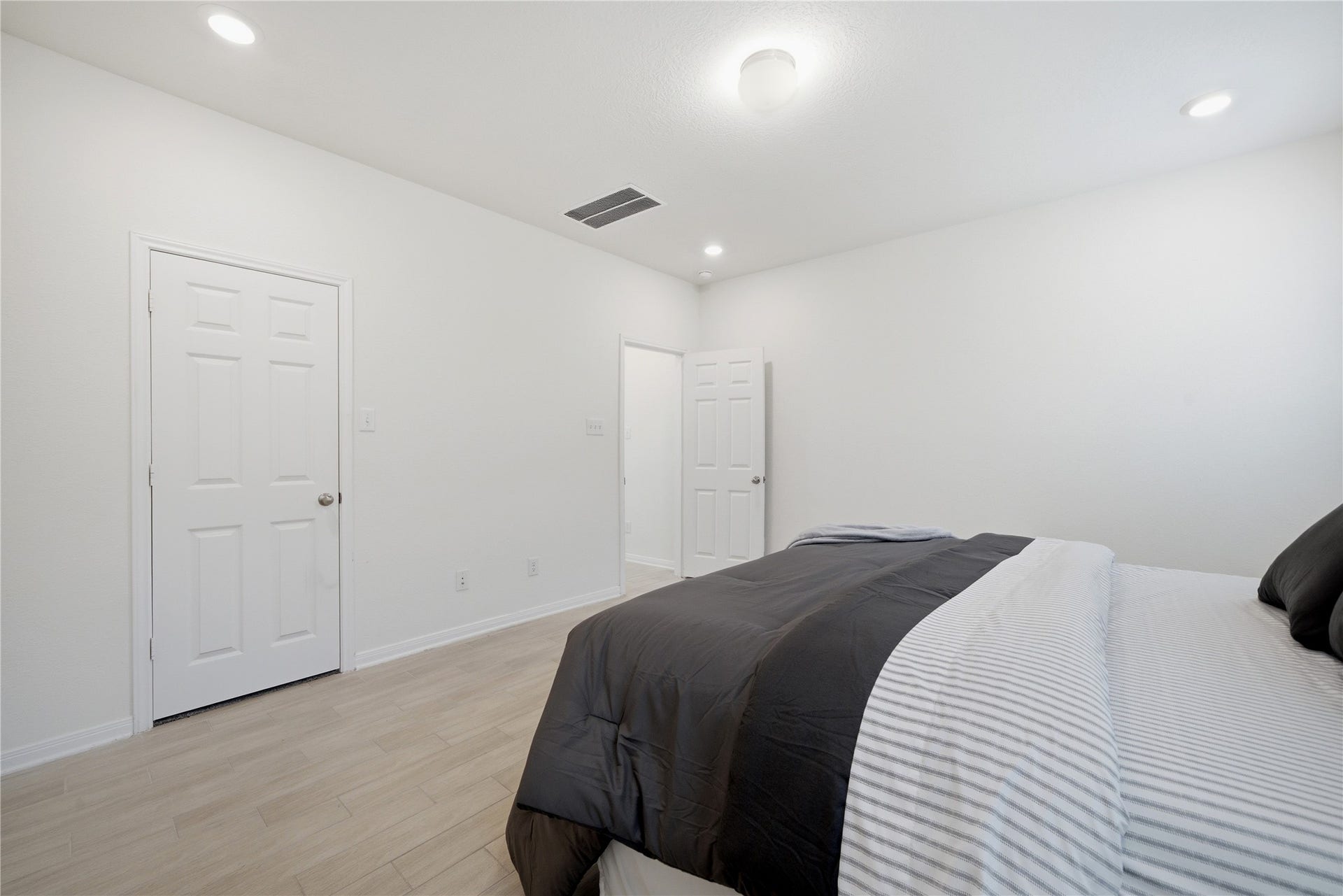 10318 Mount Winchell Drive, Iowa Colony, TX 77583 10318 Mount Winchell Drive, Iowa Colony, TX 77583