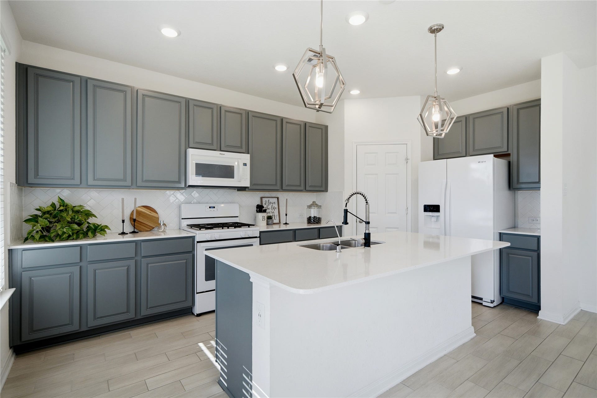 10318 Mount Winchell Drive, Iowa Colony, TX 77583 10318 Mount Winchell Drive, Iowa Colony, TX 77583