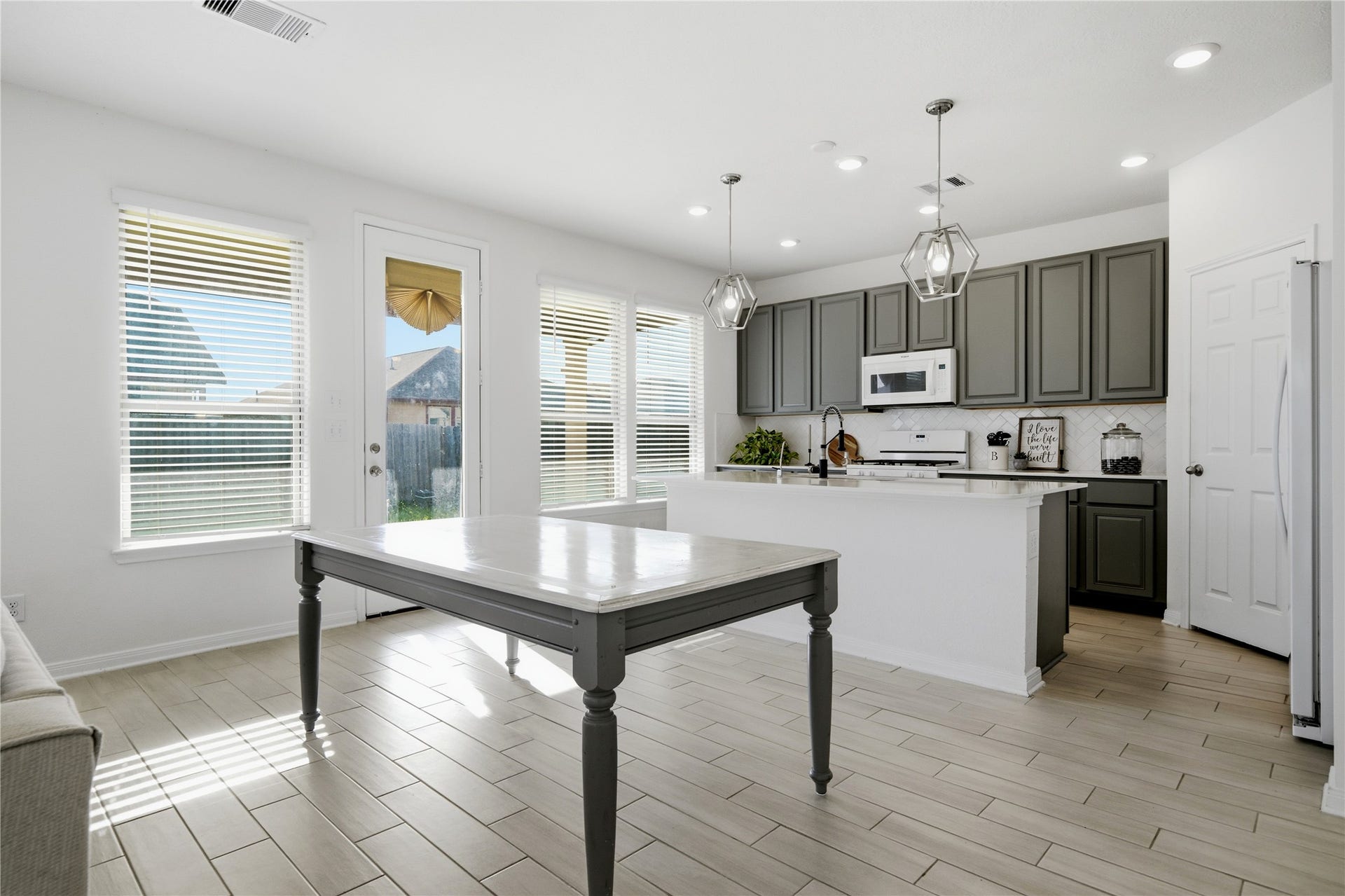 10318 Mount Winchell Drive, Iowa Colony, TX 77583 10318 Mount Winchell Drive, Iowa Colony, TX 77583