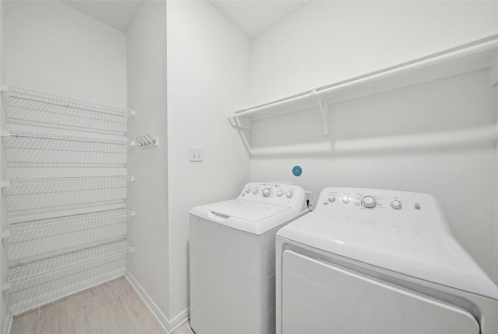 10318 Mount Winchell Drive, Iowa Colony, TX 77583 10318 Mount Winchell Drive, Iowa Colony, TX 77583
