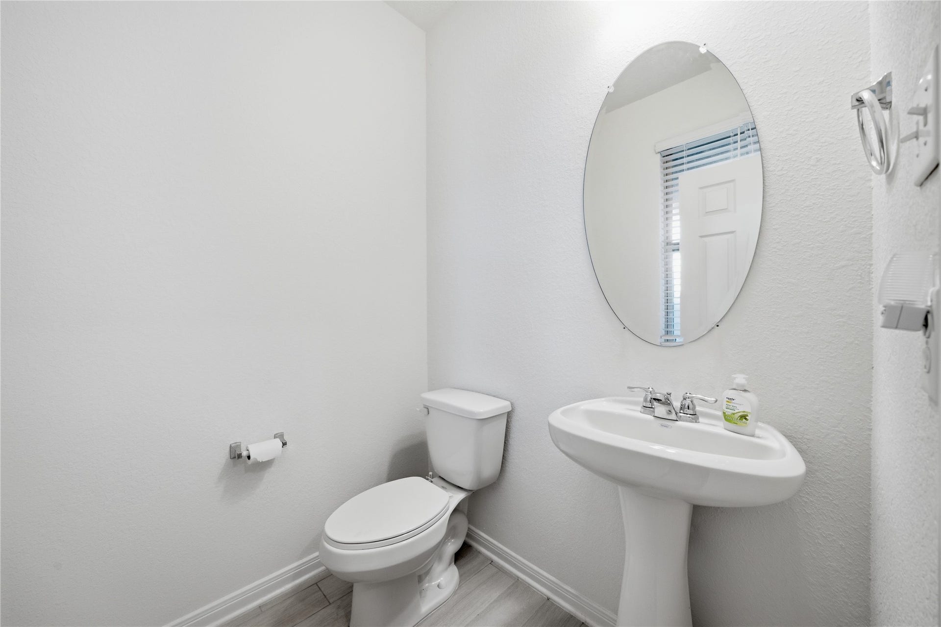 10318 Mount Winchell Drive, Iowa Colony, TX 77583 10318 Mount Winchell Drive, Iowa Colony, TX 77583