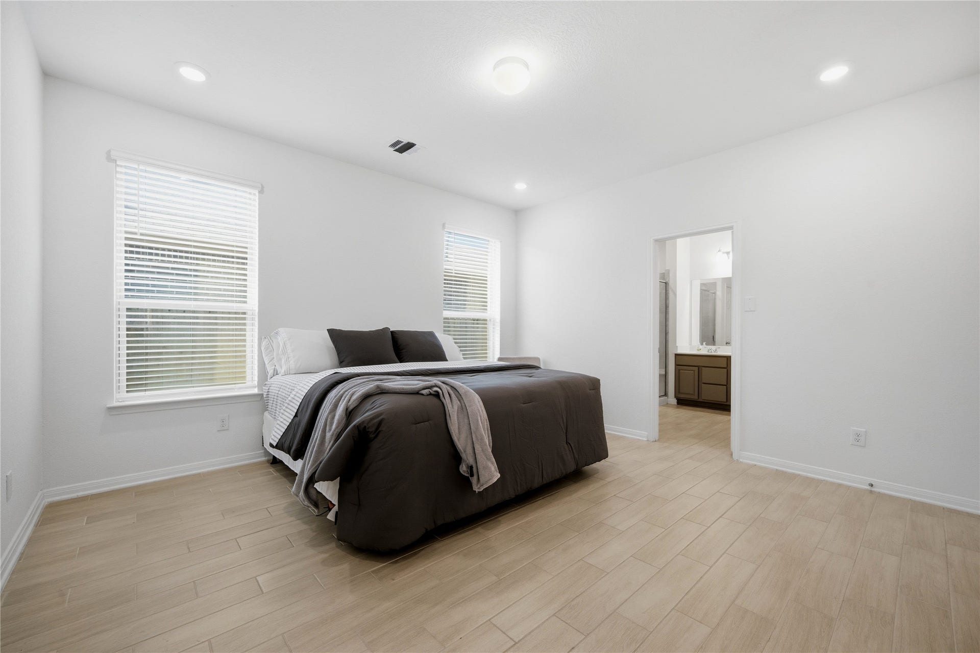 10318 Mount Winchell Drive, Iowa Colony, TX 77583 10318 Mount Winchell Drive, Iowa Colony, TX 77583